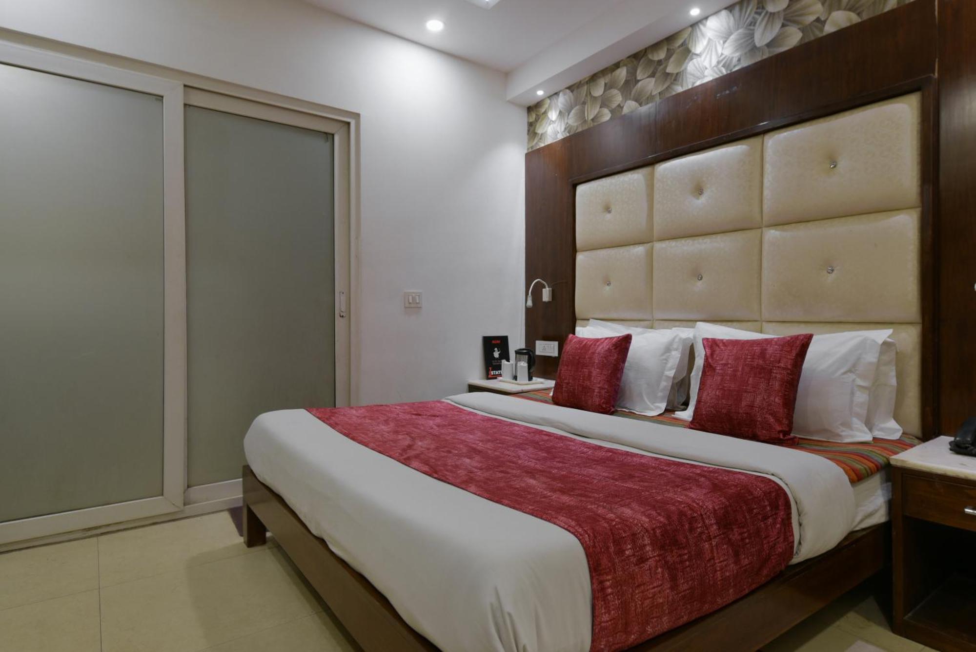 Capital O 2242 Hotel Yuvraj Deluxe New Delhi Exteriör bild